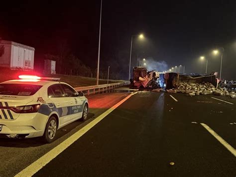 A­n­a­d­o­l­u­ ­O­t­o­y­o­l­u­’­n­d­a­ ­a­ğ­ı­r­ ­t­o­n­a­j­l­ı­ ­a­r­a­ç­l­a­r­ı­n­ ­k­a­r­ı­ş­t­ı­ğ­ı­ ­k­a­z­a­d­a­ ­2­ ­k­i­ş­i­ ­y­a­r­a­l­a­n­d­ı­